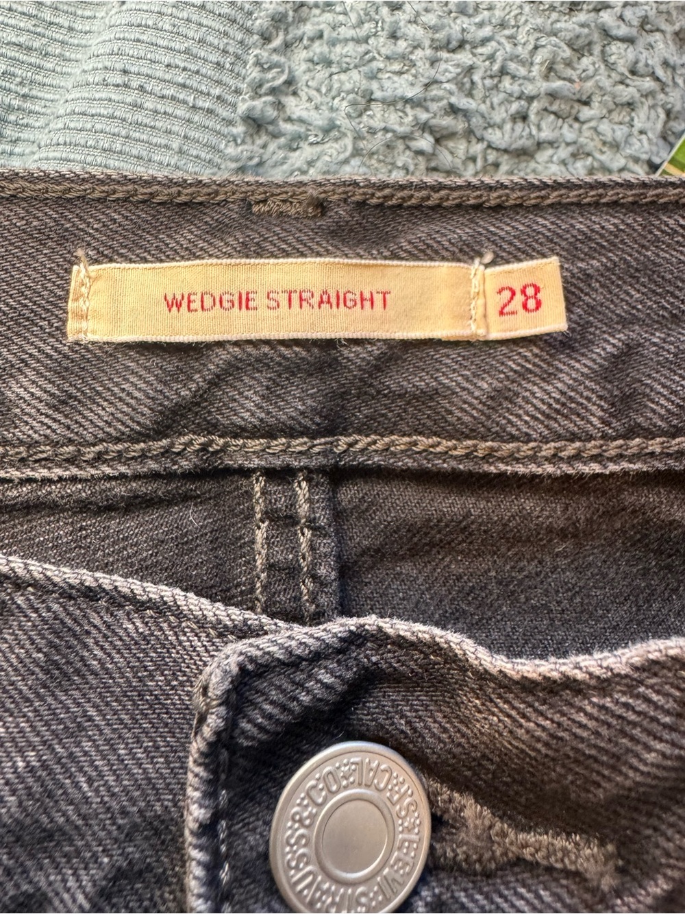 Women's Levi’s Wedgie Black Straight Leg Distressed Jeans - Picture 6 of 8